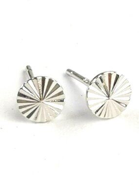 Sterling Silver Diamond Cut earrings 🆕